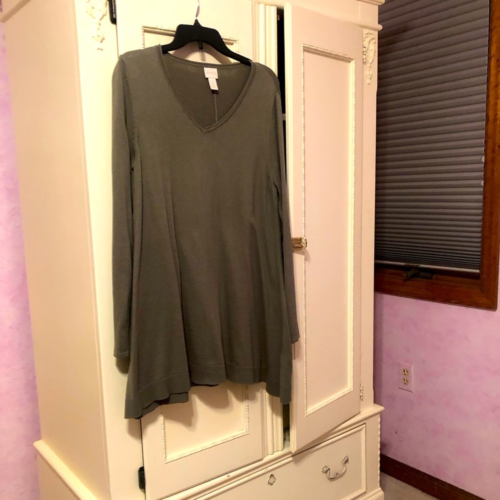 Lovely green fine knit Long sleeve sweater